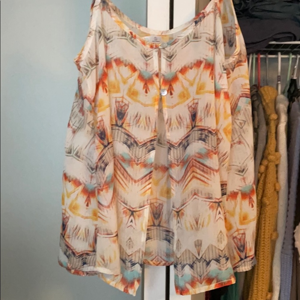 Flowy patterned top - Picture 2 of 3